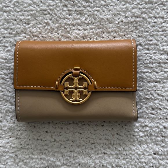 TORY BURCH MILLER COLORBLOCK MEDIUM FLAP TRIFOLD LEATHER WALLET MULTICOLOR - Picture 2 of 15